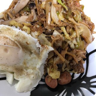 豚肉とウインナーとキノコのソース焼きそば(^^)